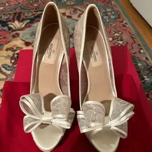 ★新品未使用品★VALENTINO ホワイト ハイヒール 37 s_wp_64faa7128634cb570256302d.webp